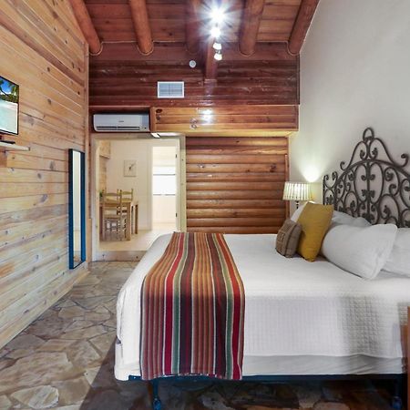 Wimberley Log Cabins Resort And Suites- Unit 3 Kültér fotó
